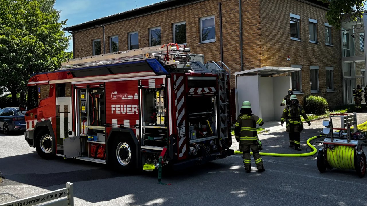 Los camiones eléctricos convencen también a estos bomberos tras un año de uso diario