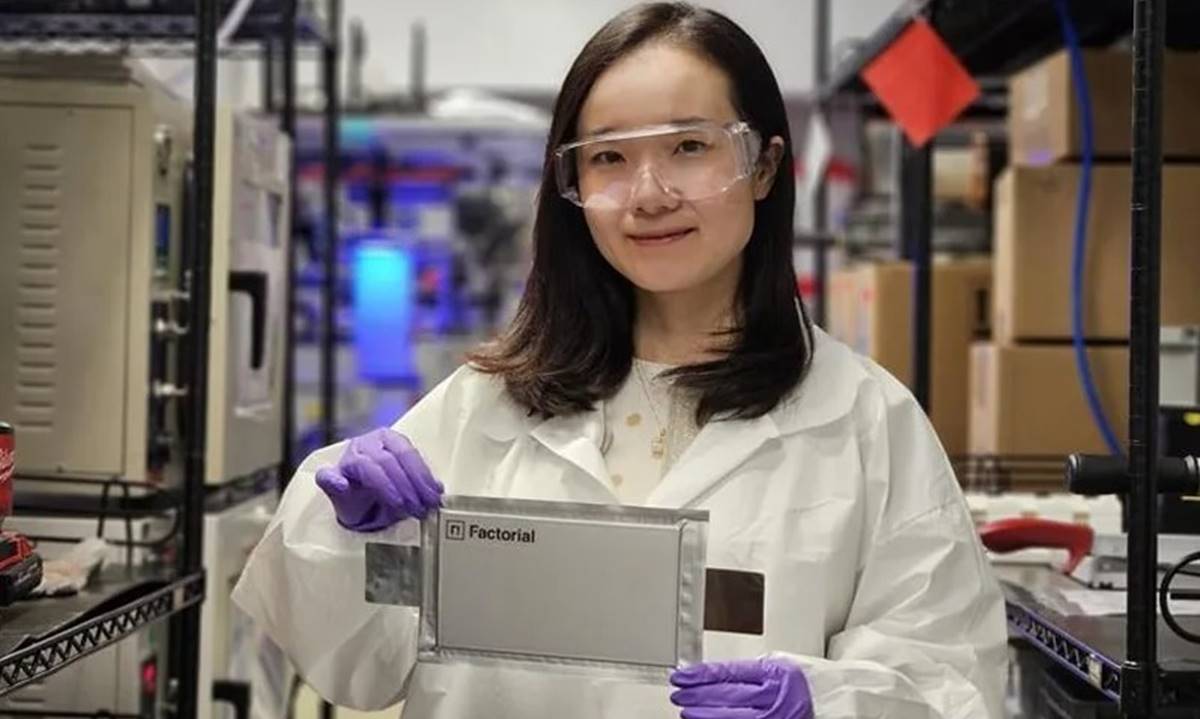 Carga en 18 minutos y 375 Wh/kg: Stellantis acelera el desarrollo de las baterías sólidas