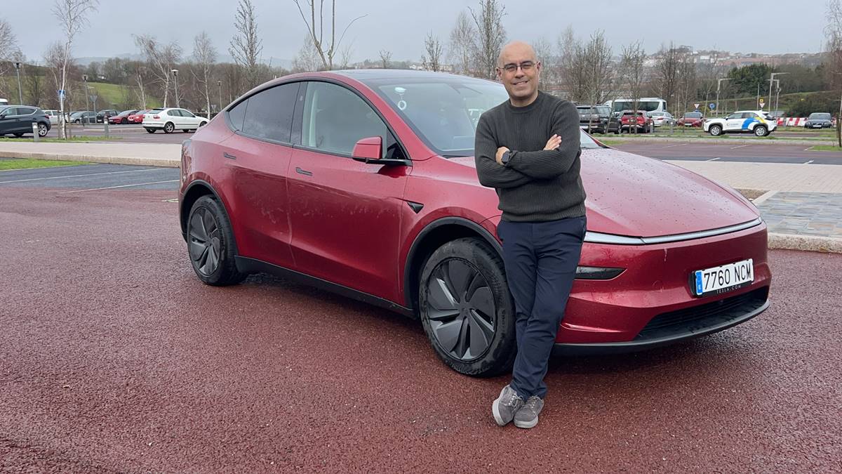 Prueba a 120 km/h Tesla Model Y Premium Gran autonomía de tracción trasera
