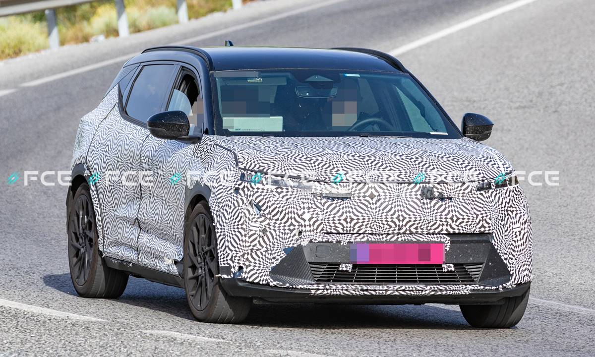 El Renault Scenic 2027 se deja ver por primera vez y apunta a cambios importantes: batería LFP y 700 km de autonomía