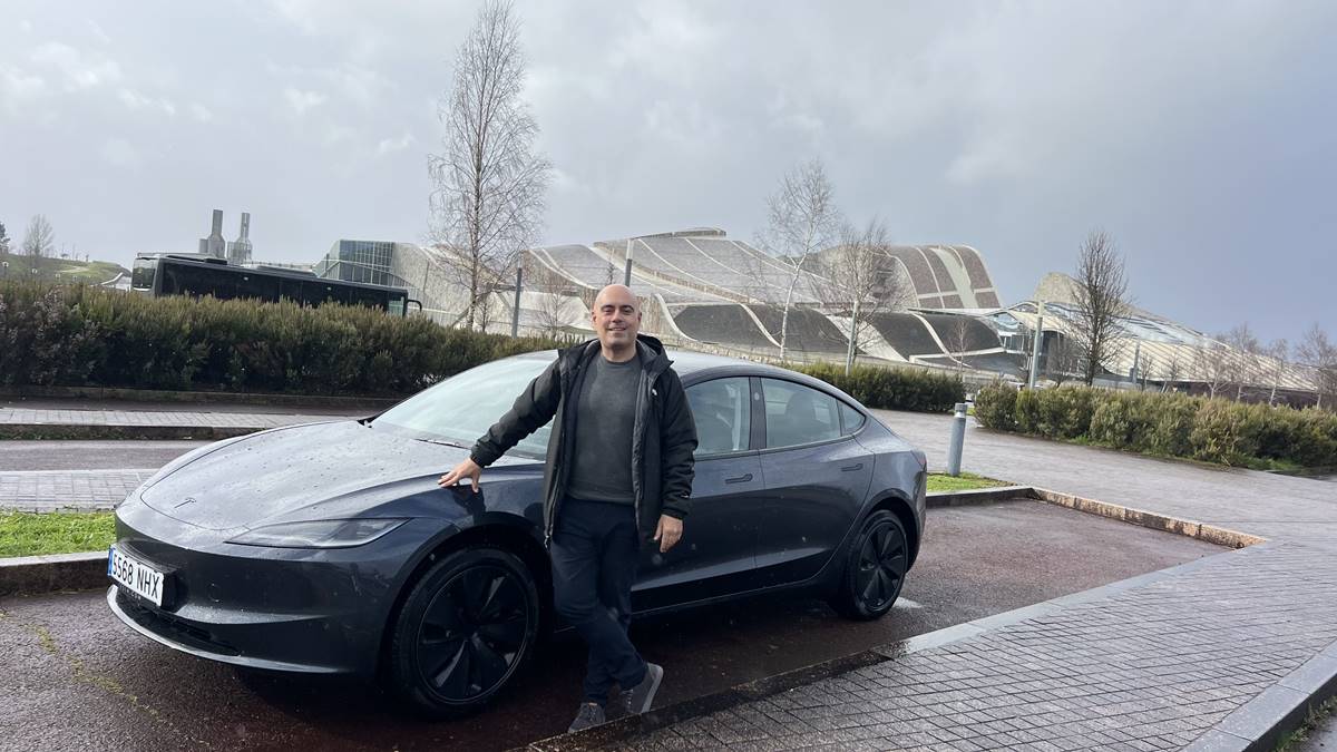 Prueba a 120 km/h Tesla Model 3 Long Range RWD