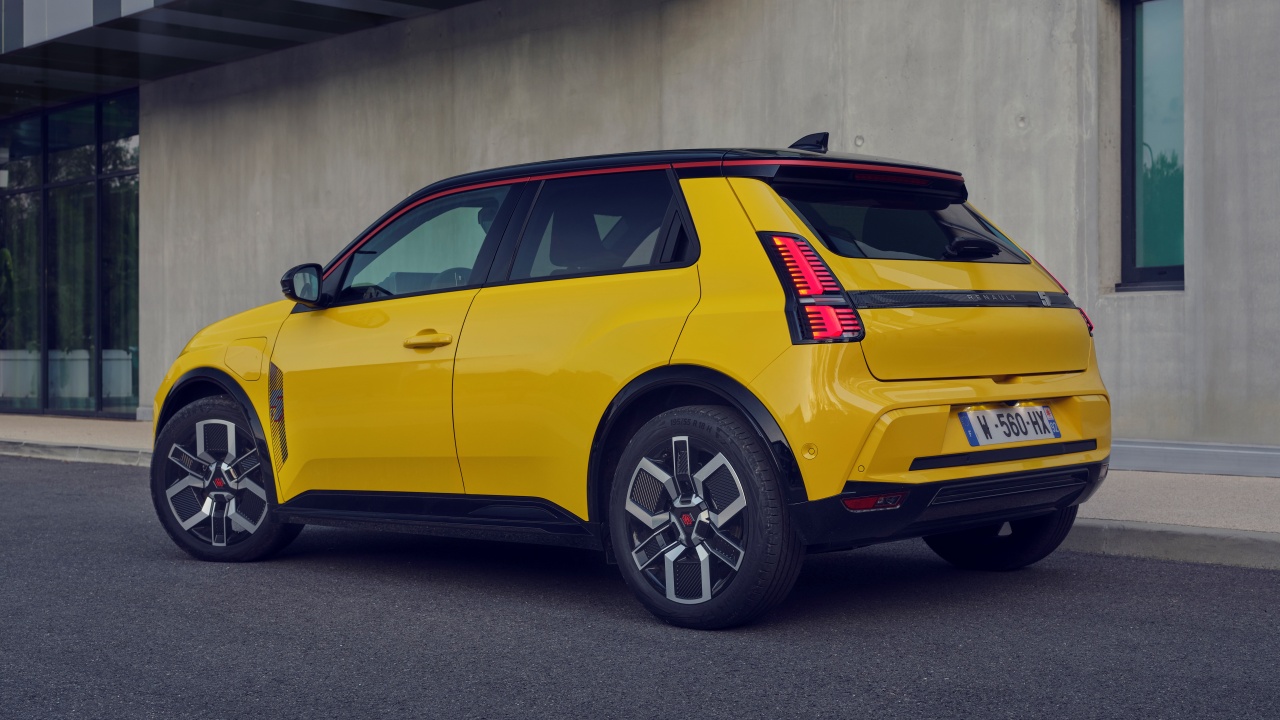 Renault no da abasto: la demanda de coches eléctricos a raíz de la guerra en Irán supera la capacidad de sus proveedores
