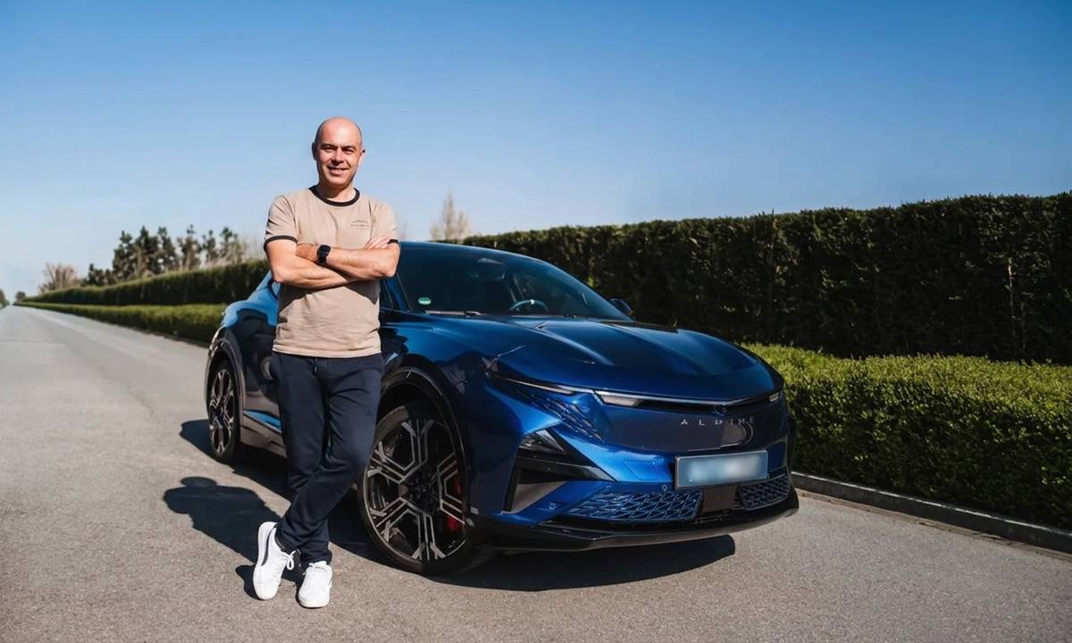 Tres motores y 400 CV desde 67.500 euros: así es el Alpine A390 más accesible