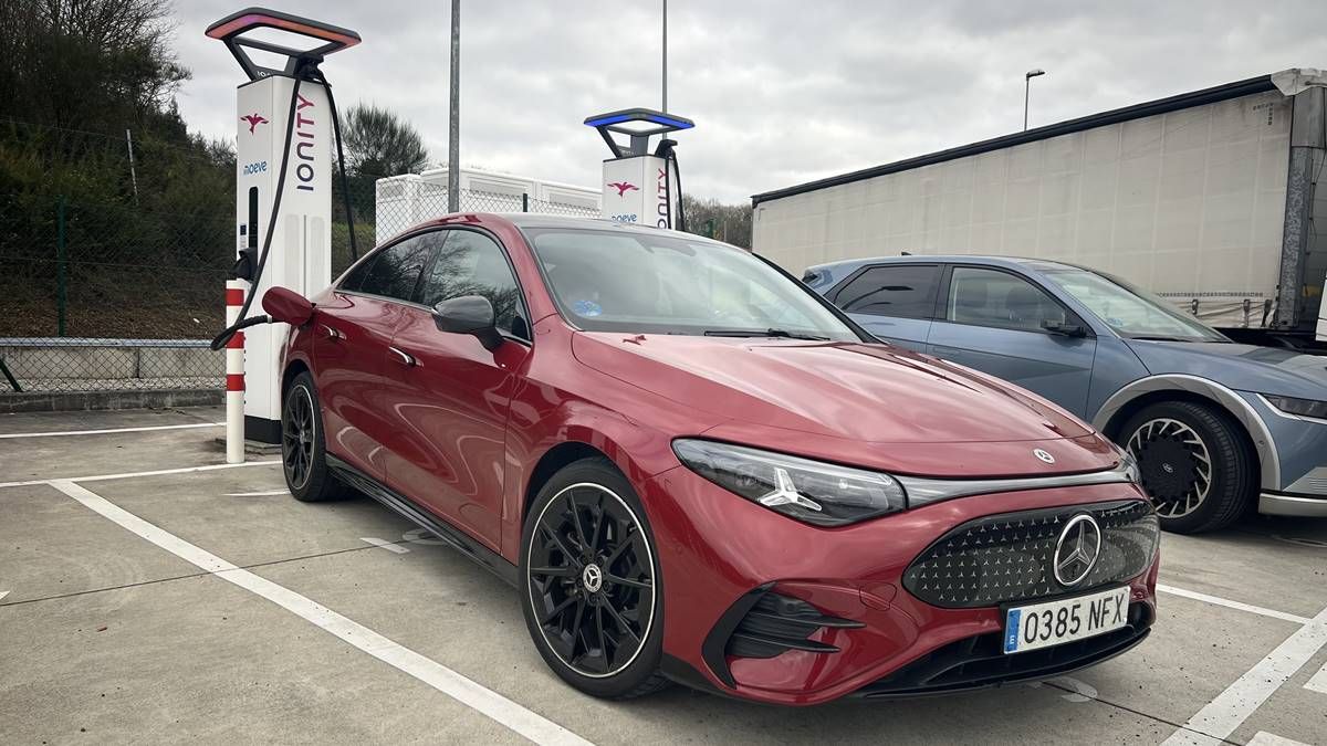 Prueba a 120 km/h Mercedes-Benz CLA 250+