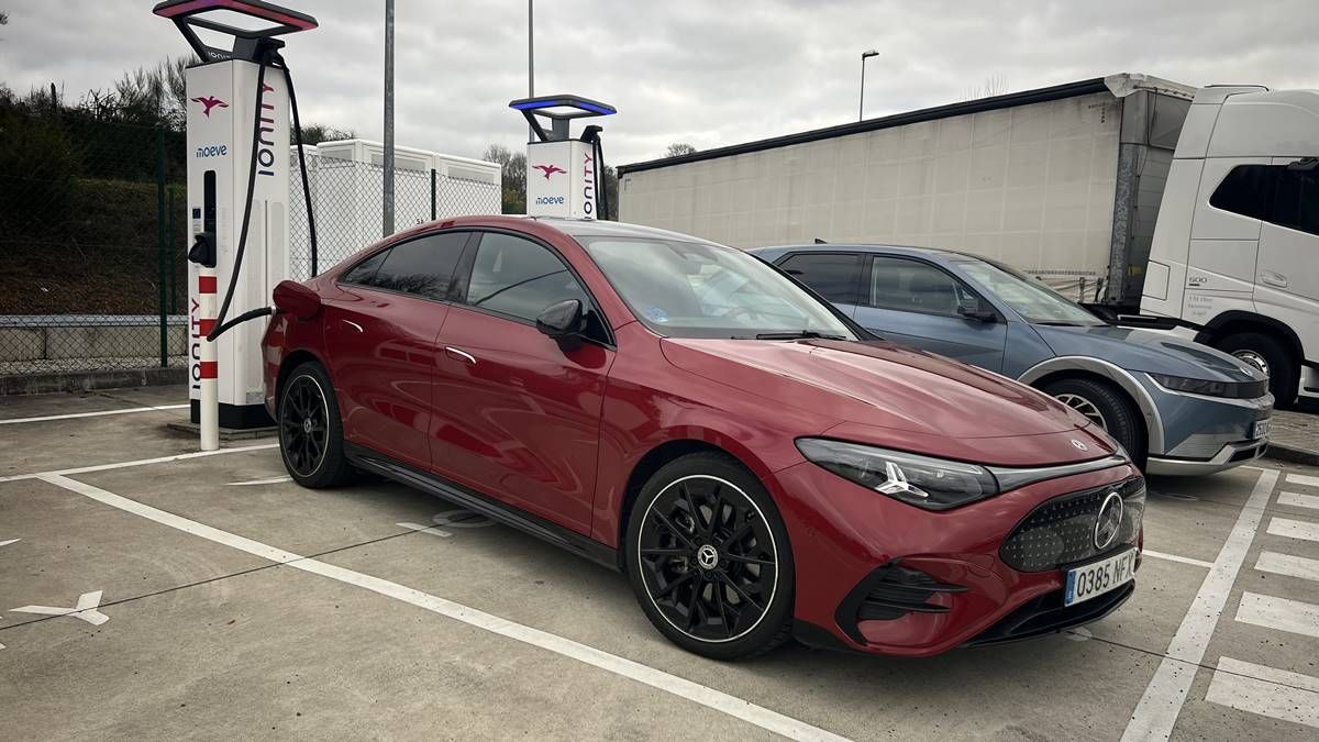 Prueba a 120 km/h Mercedes-Benz CLA 250+