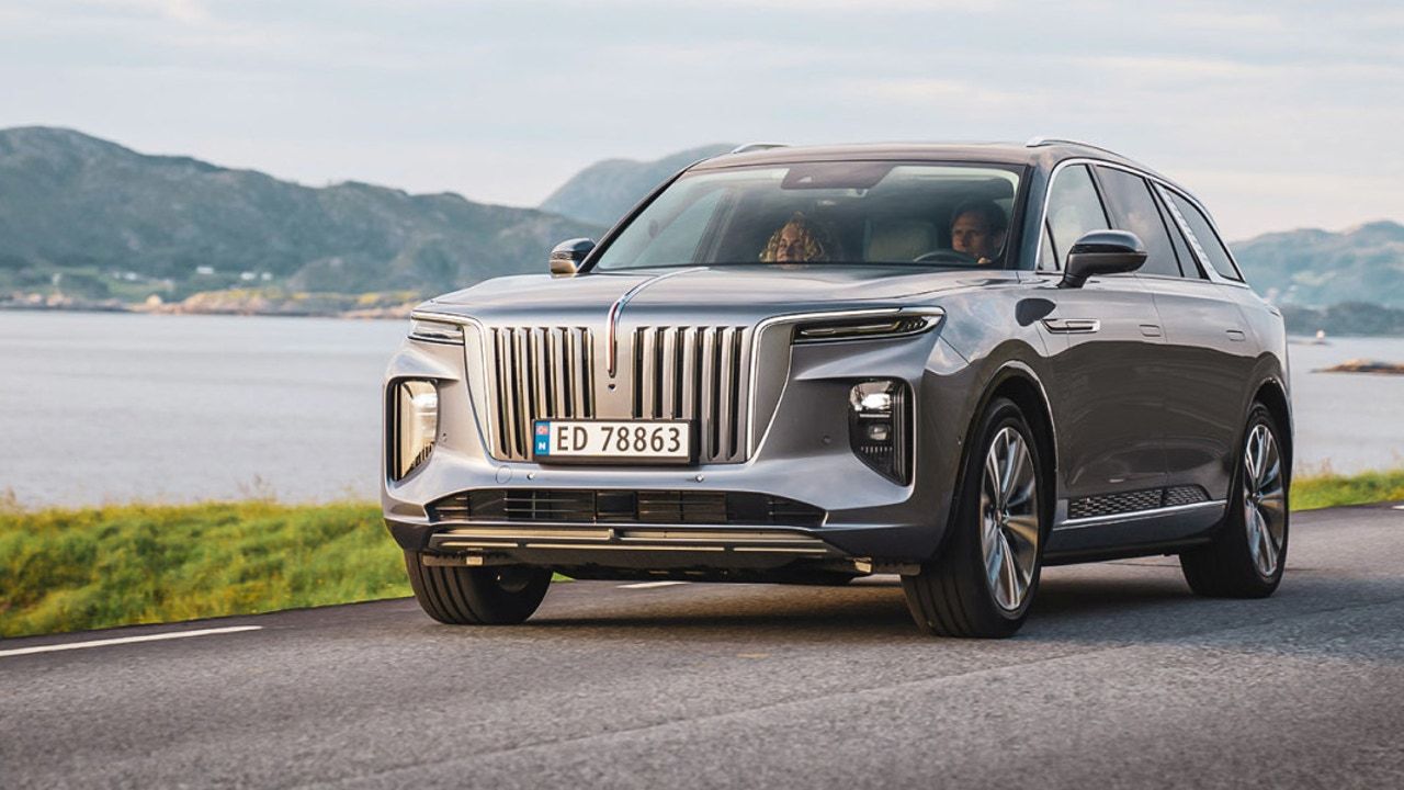 Otra marca china quiere fabricar en España: Hongqi negocia con Stellantis para utilizar una de sus plantas