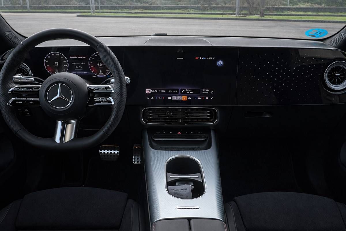 Prueba a 120 km/h Mercedes-Benz CLA 250+