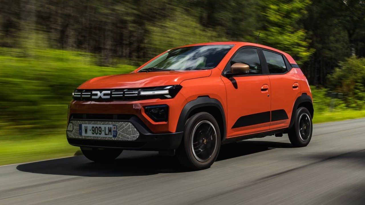 Dacia confirma la llegada de cuatro coches eléctricos y un nuevo precio de partida: menos de 18.000 euros