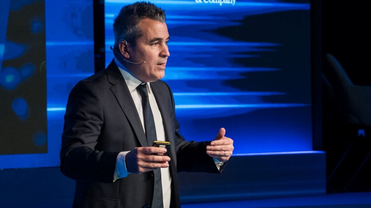 El presidente de Renault en España deja entrever el futuro: 'Europa no crece, el eléctrico e hibrido va a crecer, pero no como pensábamos'