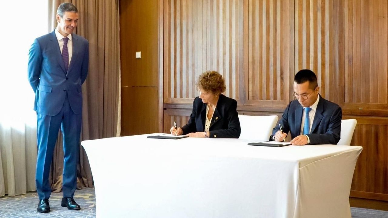 Una nueva gigafábrica de baterías china llega a España: estará en Navarra y será de la empresa Hithium