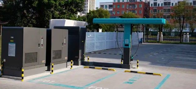 BYD presenta su nueva Blade Battery y sus estaciones de hasta 1.500 kW: carga del 10% al 97% en solo 9 minutos