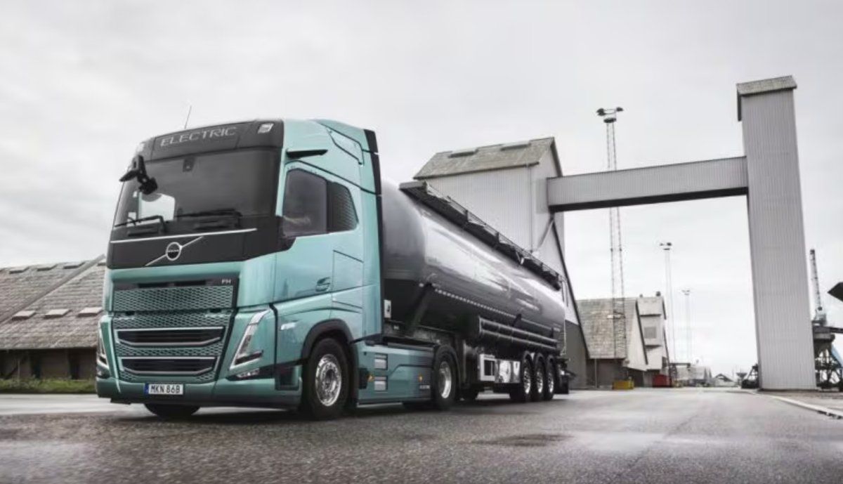 Volvo rompe una barrera histórica: su nuevo camión eléctrico ya recorre 700 kilómetros sin recargar