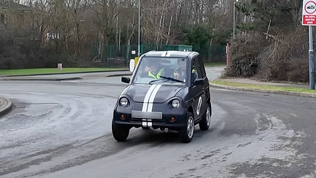 Construye un coche eléctrico con 500 baterías de vapeadores usados