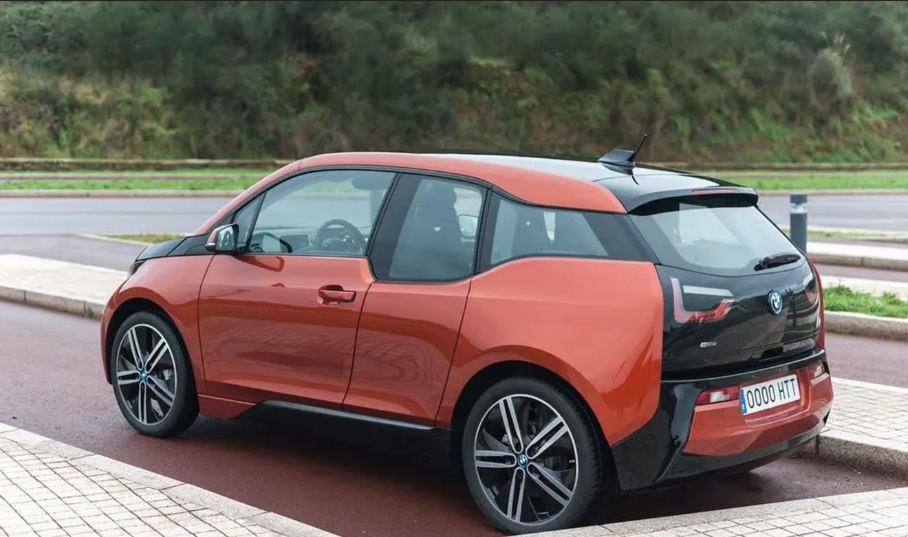 BMW i3 de segunda mano: el eléctrico rompedor que hoy cuesta menos de 9.000 euros