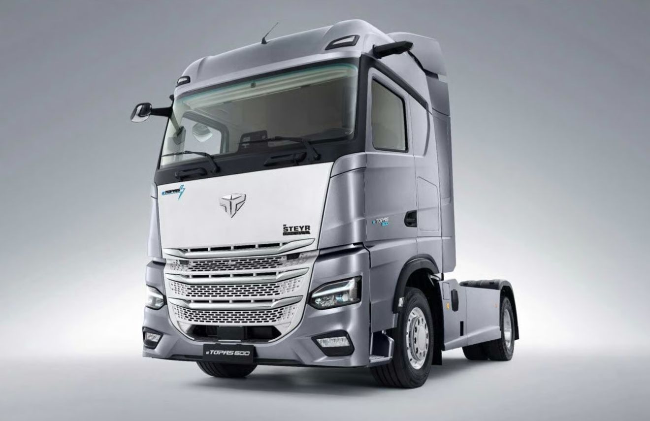 Este camión eléctrico chino quiere reventar el mercado europeo: recarga ultrarrápida de 660 kW, batería de 621 kWh y una autonomía de 500 kilómetros.