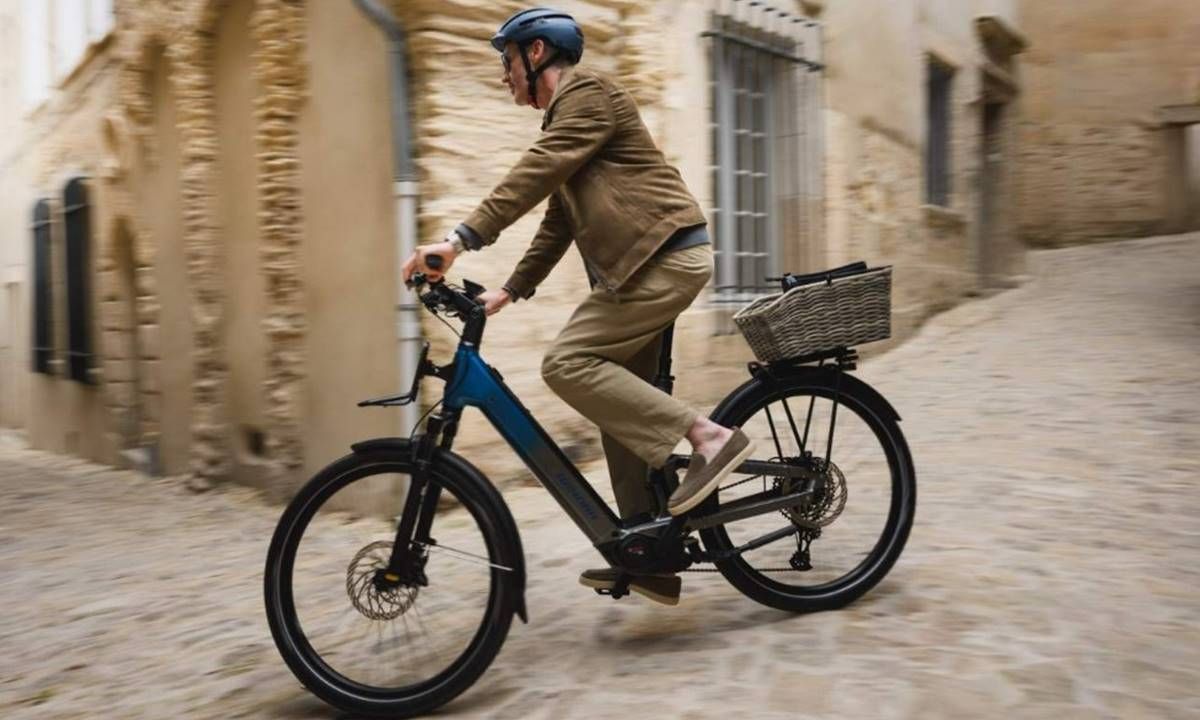 Las bicicletas eléctricas dan un salto tecnológico: ABS, cambio automático e intermitentes