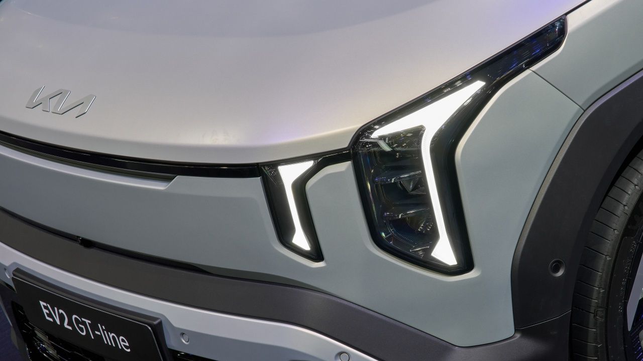 KIA anuncia el EV1, un eléctrico de 25.000 euros rival de los CUPRA Raval y Renault 5
