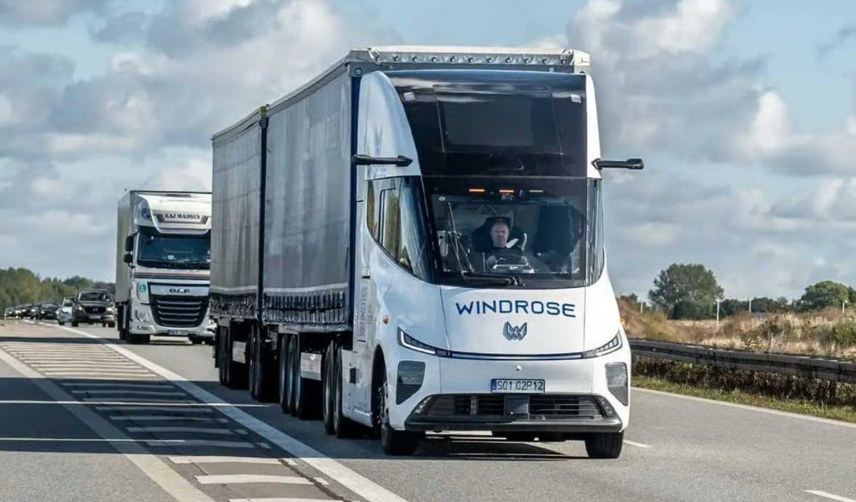 705 kWh, más de 600 km de autonomía y cargas ultrarrápidas: así es el nuevo camión eléctrico pesadilla de los diésel