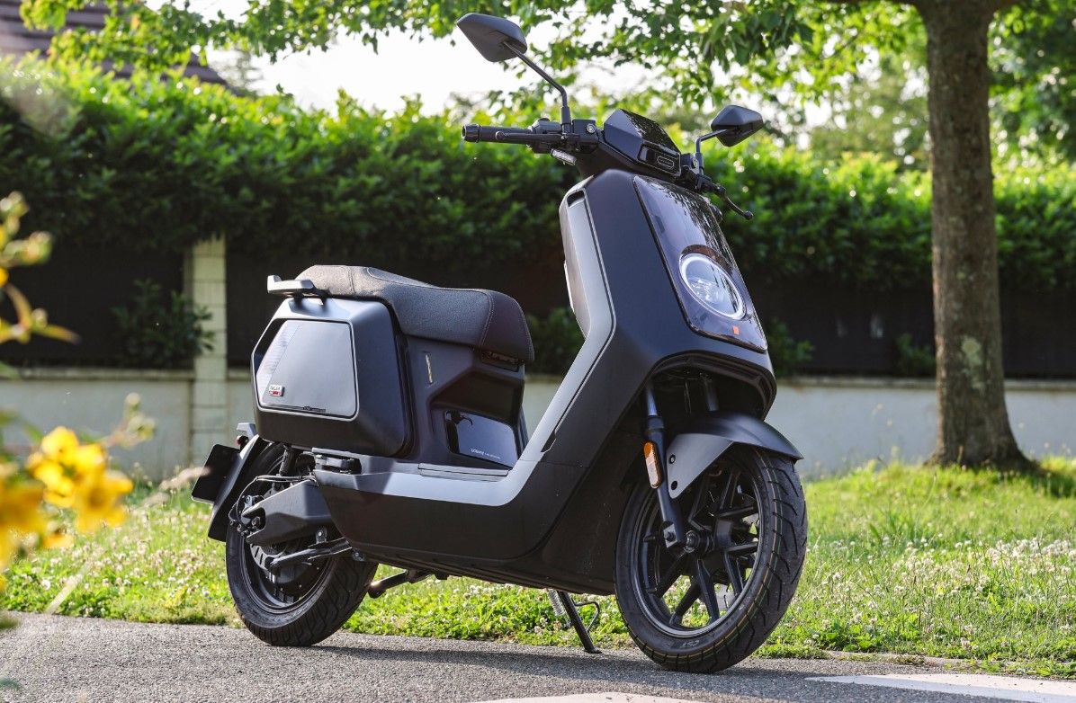 Scooters eléctricos por menos de 5.000 euros: estos son los más interesantes