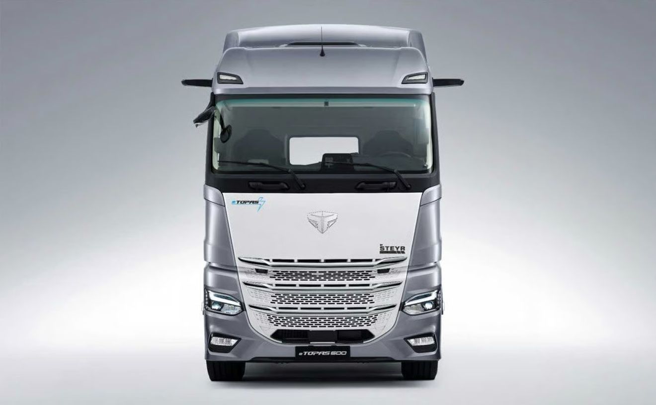 Este camión eléctrico chino quiere reventar el mercado europeo: recarga ultrarrápida de 660 kW, batería de 621 kWh y una autonomía de 500 kilómetros.