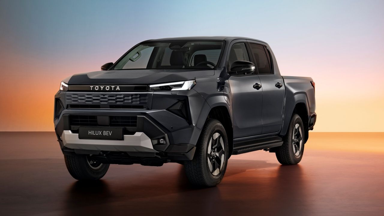 El Toyota Hilux BEV ya tiene precios en España: el icono indestructible eléctrico desde 41.588 €