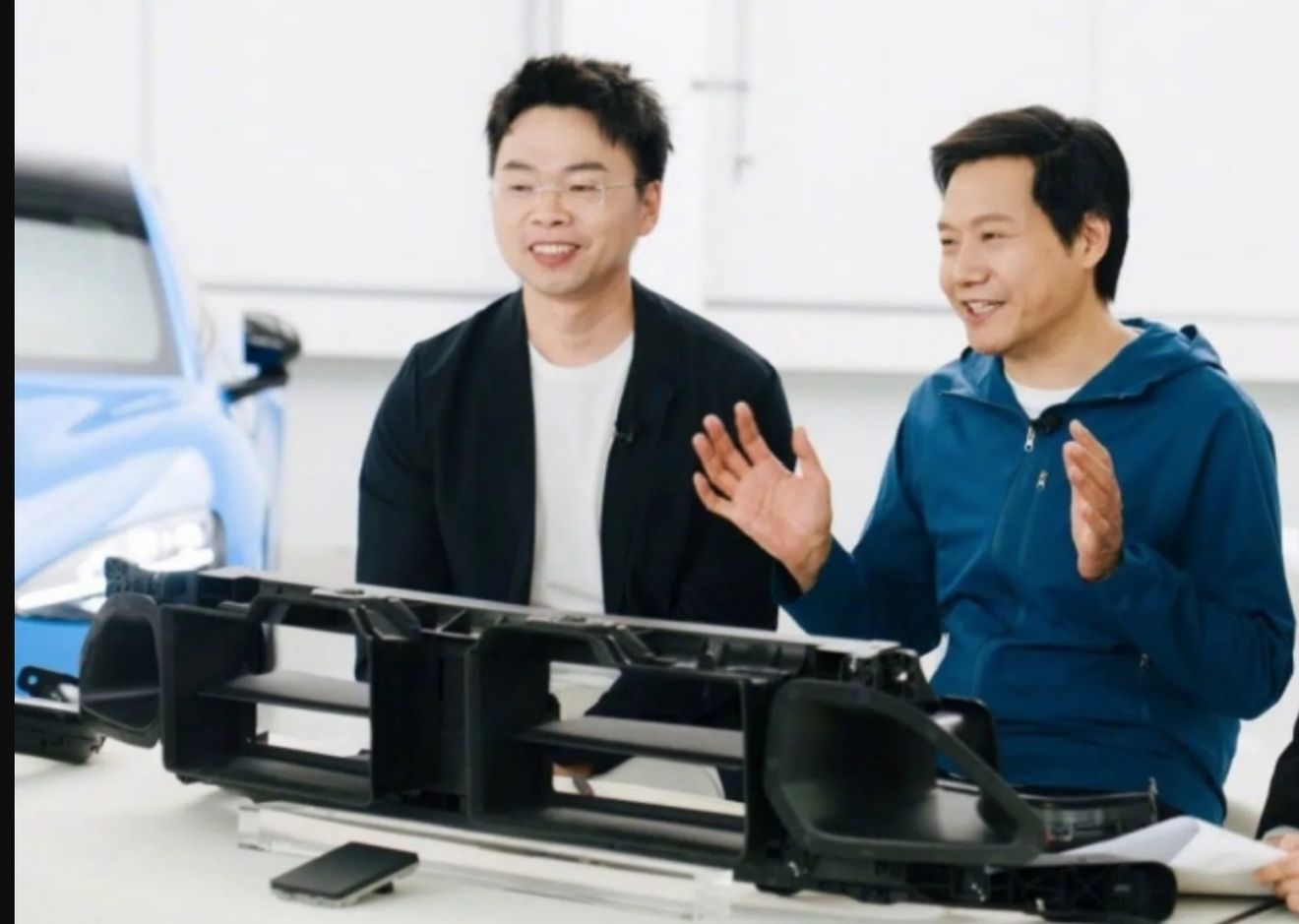 Xiaomi rompe moldes: su CEO desmonta en directo el SU7 para demostrar su calidad