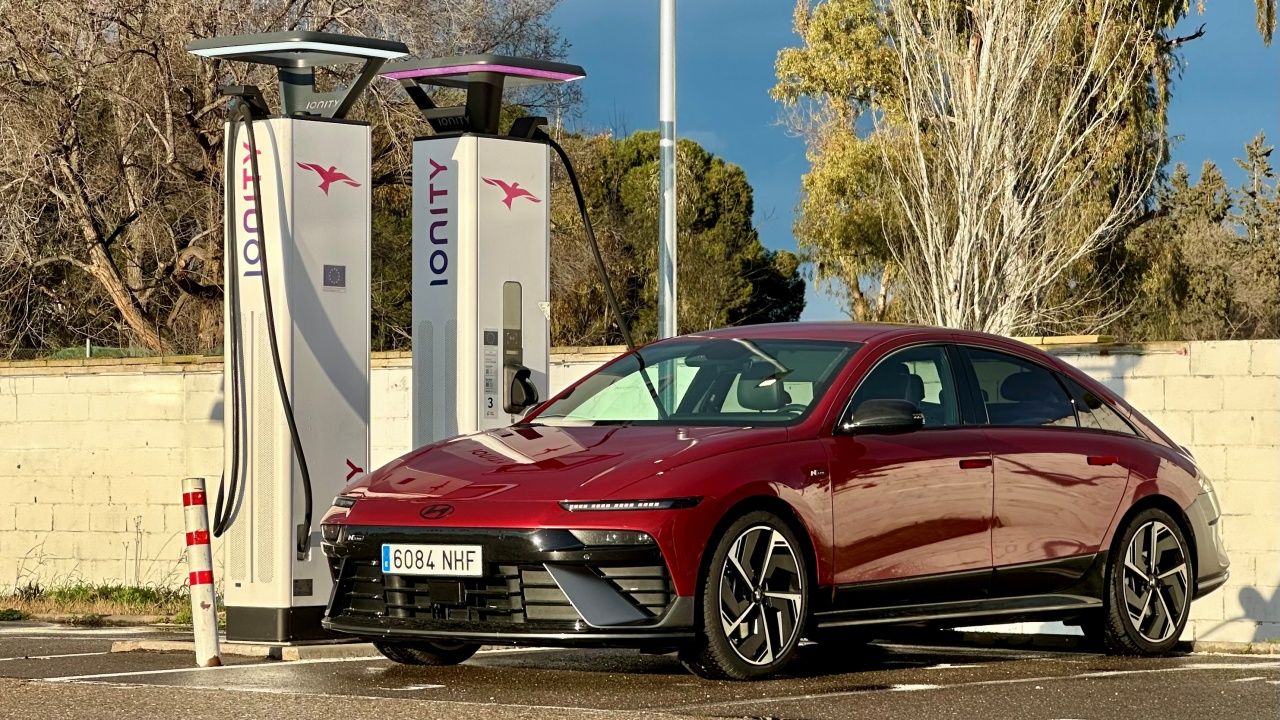 Probamos el Hyundai IONIQ 6, más de 1.000 km con el eléctrico que viaja como un coche de gasolina