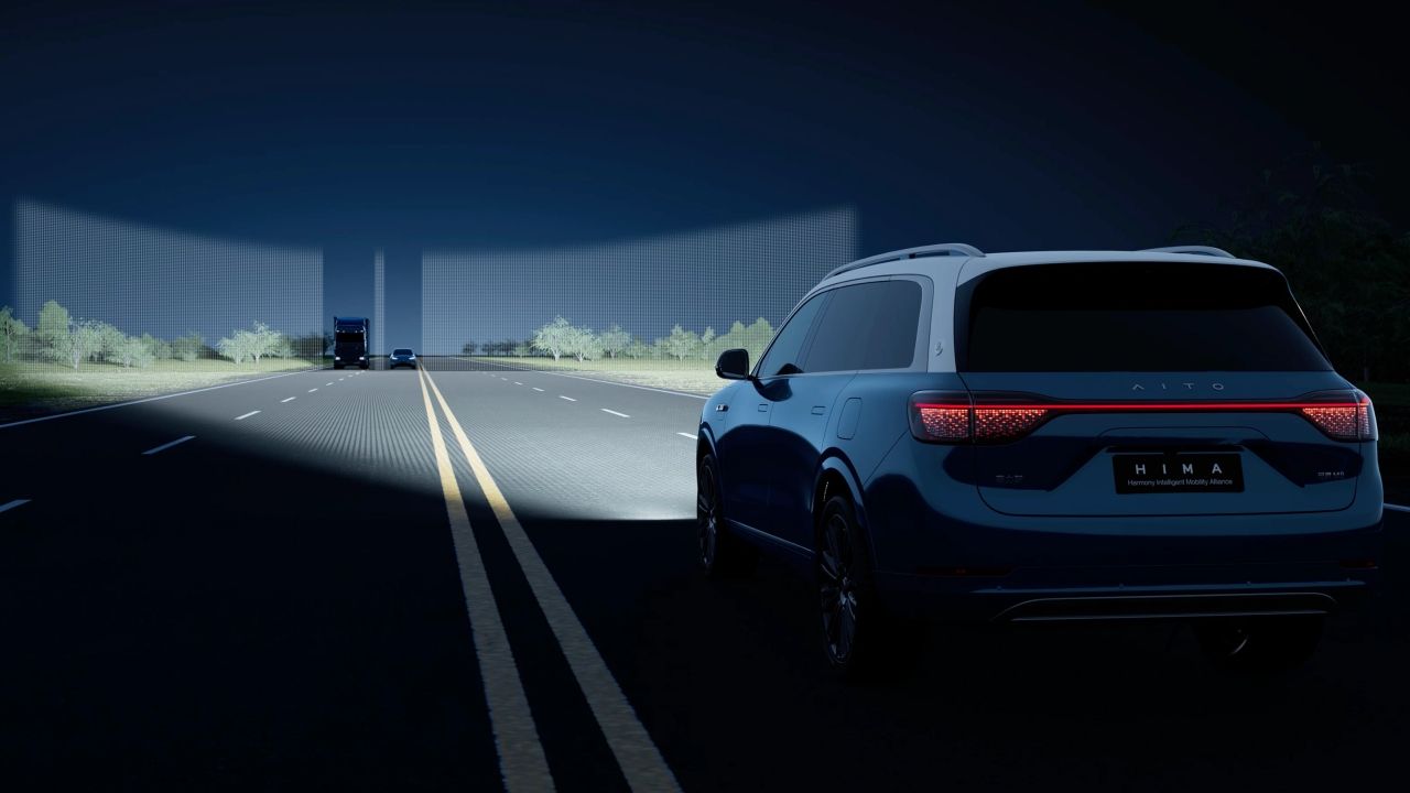 Huawei reinventa el autocine: podrás ver películas a través de sus faros delanteros gracias a su xPixel