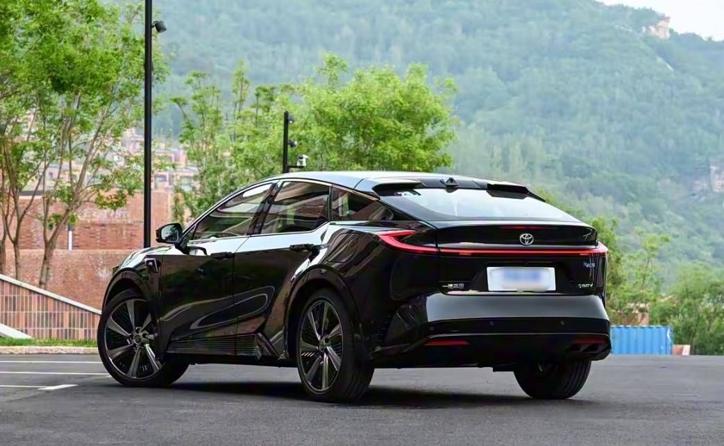 630 km, LiDAR y menos de 11.000 euros: así es el Toyota bZ5