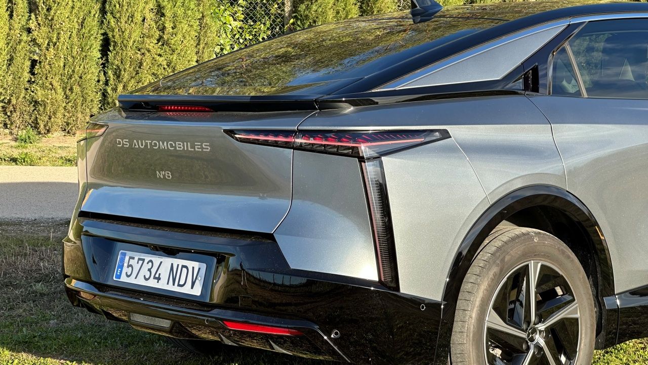 Prueba DS Nº8: nos vamos de Madrid a Barcelona con el eléctrico para los que no se deciden entre SUV o berlina