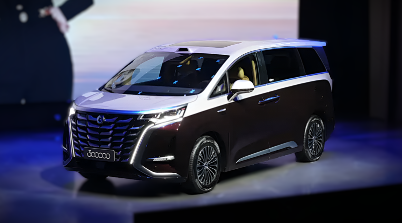 Este monovolumen eléctrico tiene seis plazas, hasta 800 km de autonomía, y carga en 5 minutos