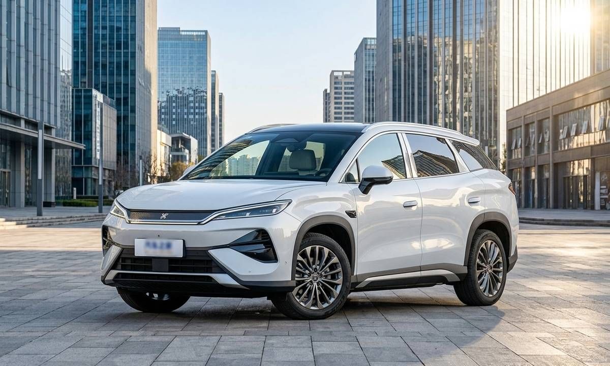 El BYD Song Ultra EV llega con 710 km de autonomía y carga del 70% en cinco minutos