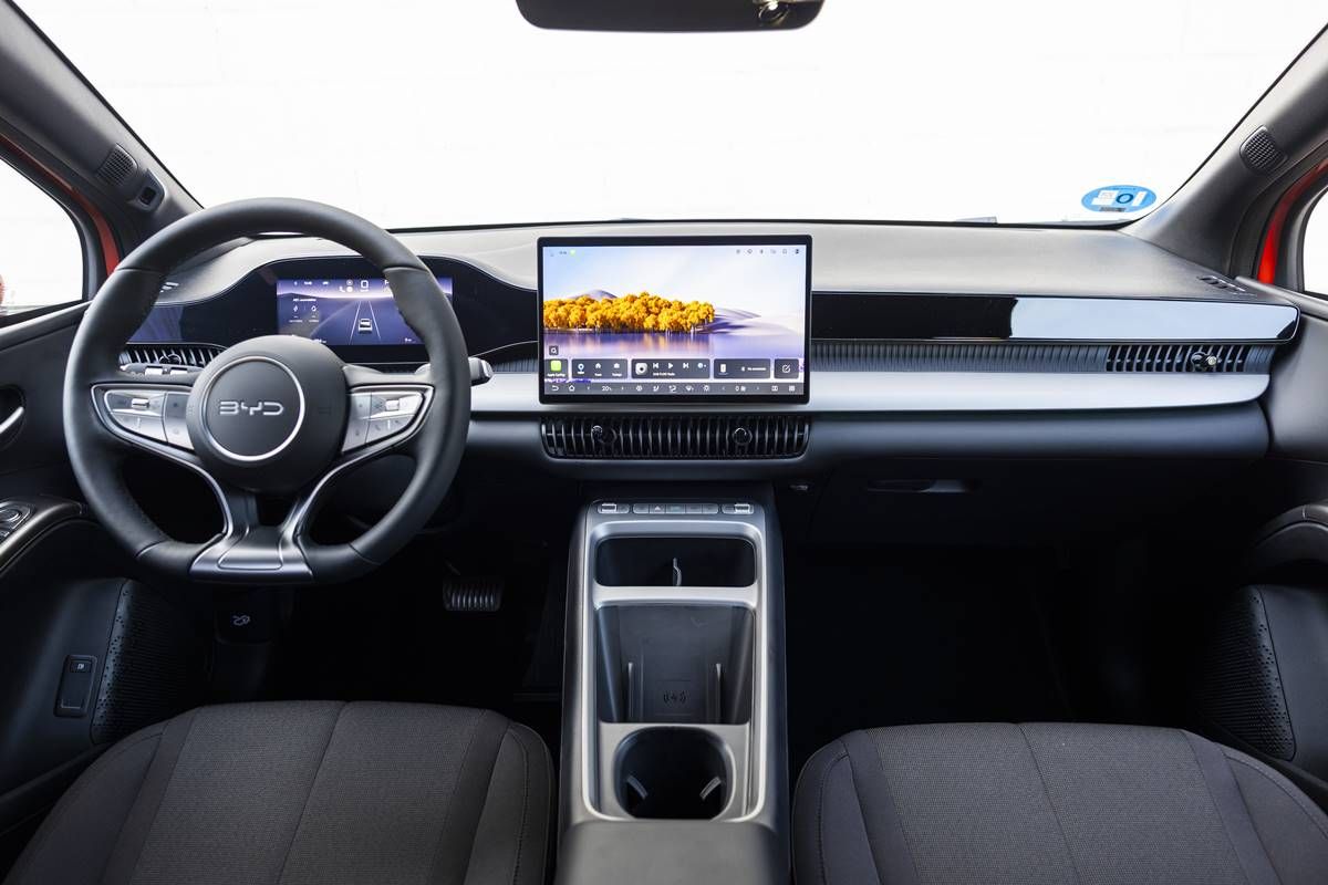 BYD lanza en España el Dolphin G DM-i: hasta 105 km eléctricos desde 28.200 euros