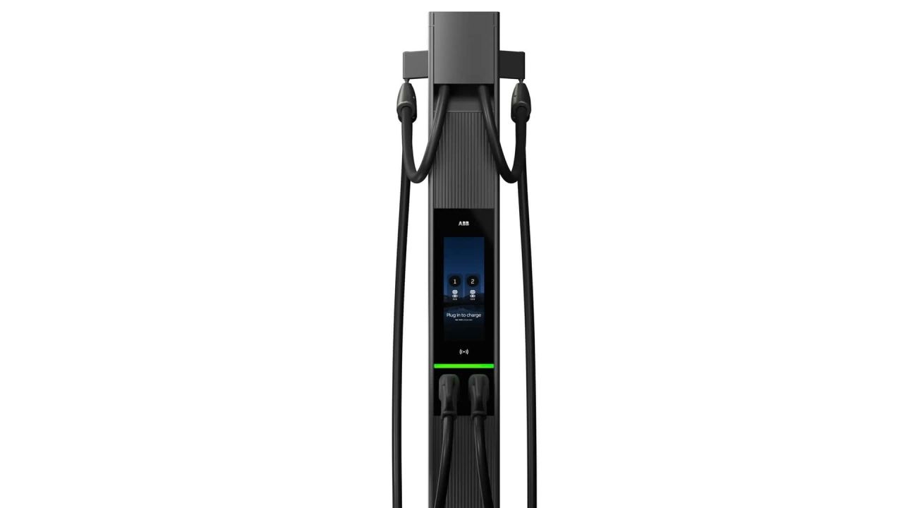 Hasta 1,2 MW y 625 kW/km2, el nuevo cargador de ABB que hace frente a Tesla y BYD