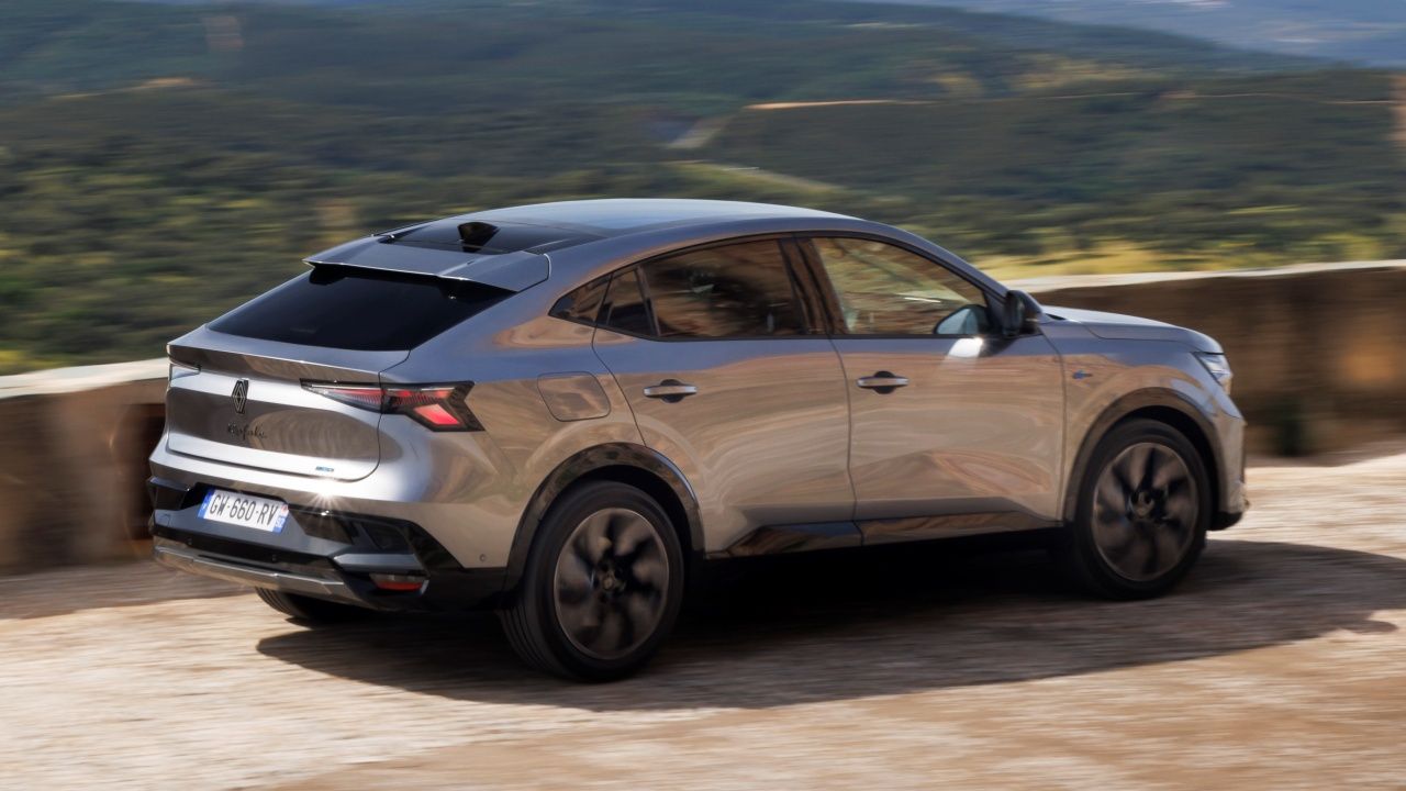 Adiós Scénic y Espace, hola Austral y Rafale: los nuevos eléctricos que fabricará Renault en España