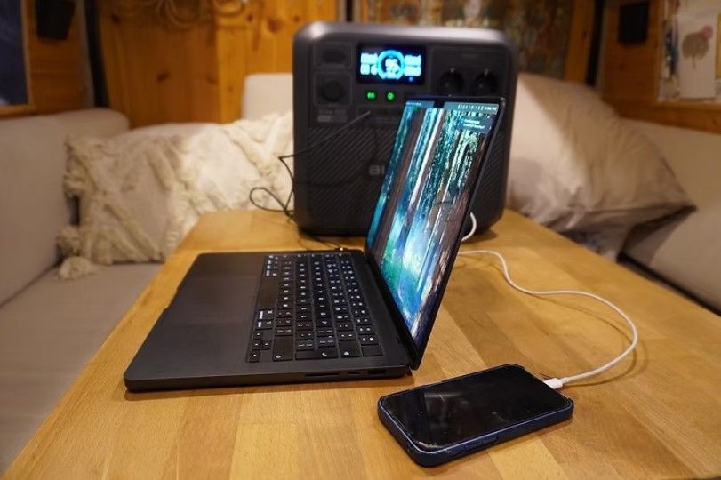 Prueba Bluetti V200: una batería con 2.600W y 2 kWh en formato compacto