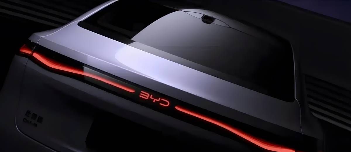 BYD presenta el Seal 08, una berlina eléctrica con 1.000 km de autonomía y carga ultrarrápida