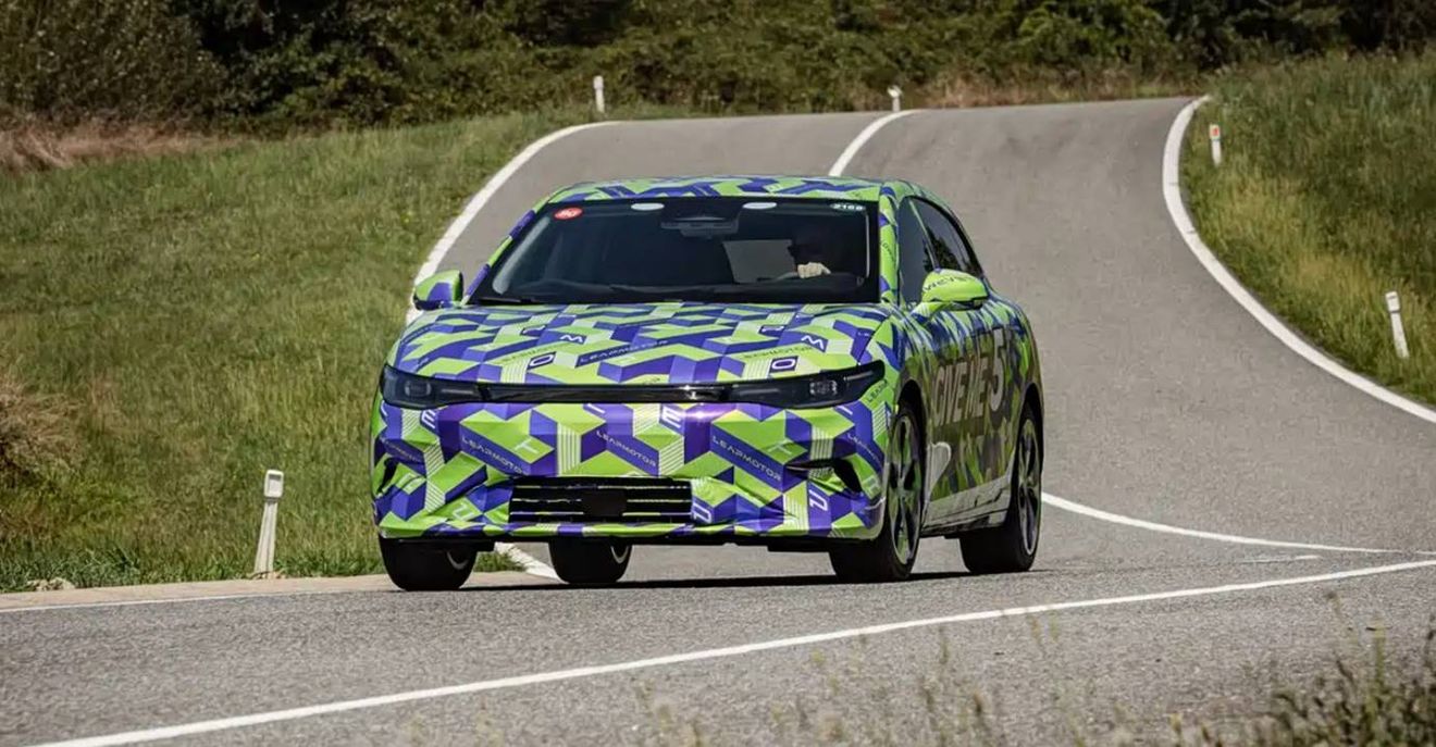 Nuevas imágenes del Leapmotor Lafa 5, la berlina que quiere romper el mercado