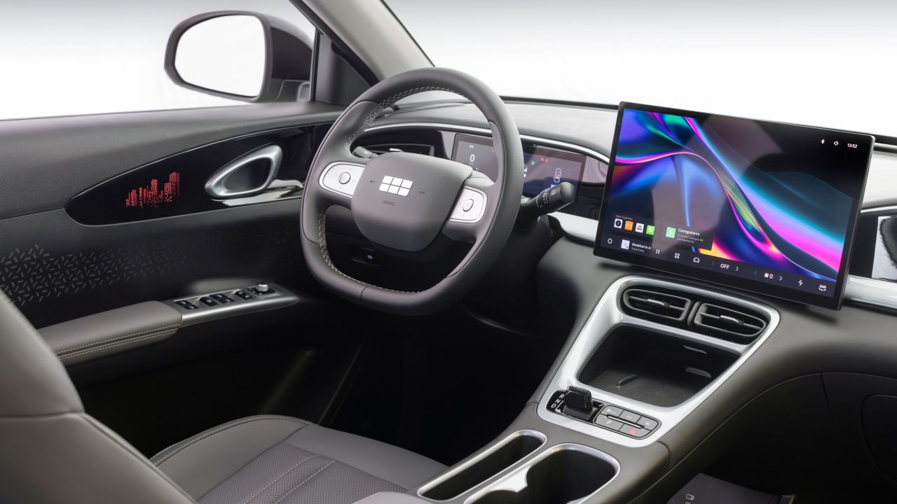 El coche más vendido de China llega este 2026 a España: el Geely E2 quiere destronar a los BYD Dolphin Surf y Renault 5