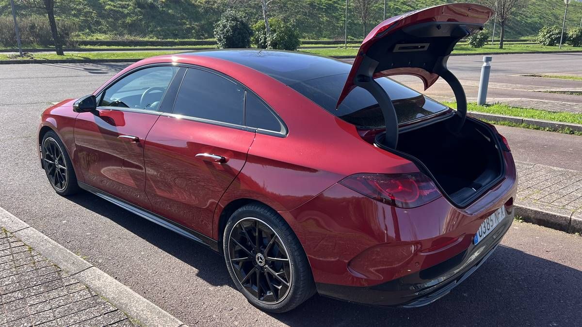 Prueba a 120 km/h Mercedes-Benz CLA 250+