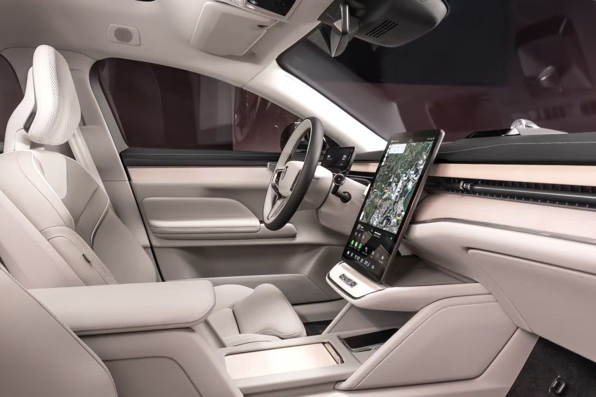 El Volvo ES90: 800 voltios, recargas del 10% al 80% en 22 minutos y 700 km de autonomía