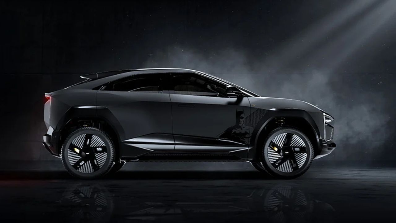 El SUV de Batman es de Mahindra, un coche que ha traído polémica y no por ser eléctrico
