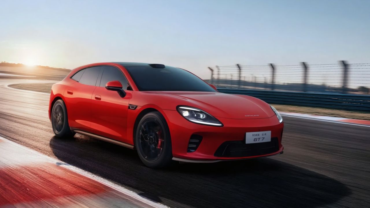 Huawei prepara su clon del Porsche Panamera, pero eléctrico: Aistaland GT7, que se venderá para China en junio