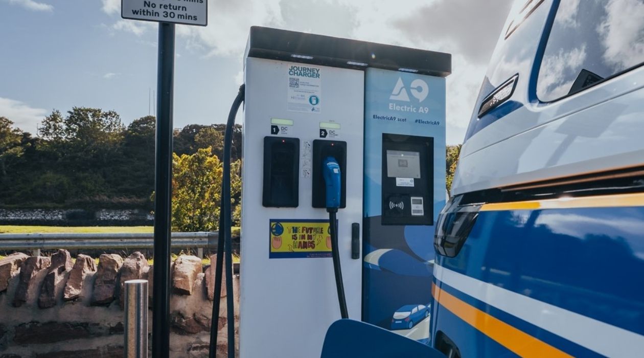 España llegará en este 2026 al millón de vehículos electrificados en activo