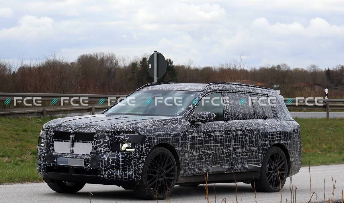Fotos espía del BMW iX7: más de 650 CV y 600 km de autonomía