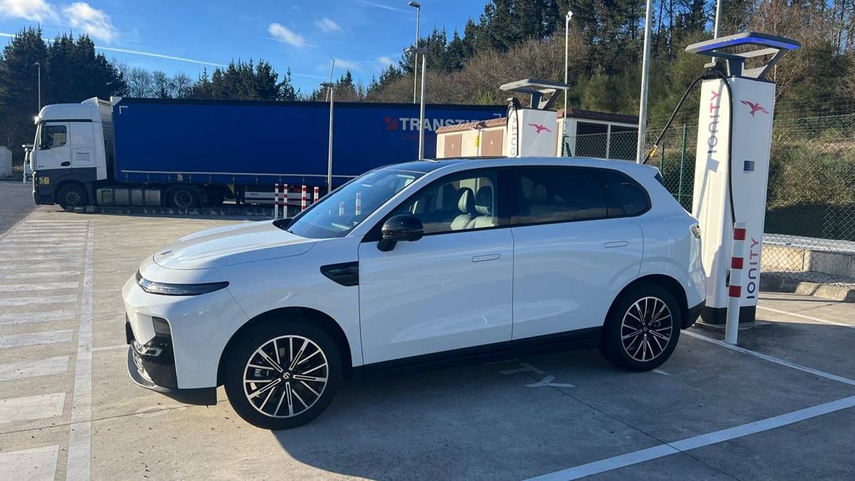 Prueba de autonomía a 120 km/h del Leapmotor B10