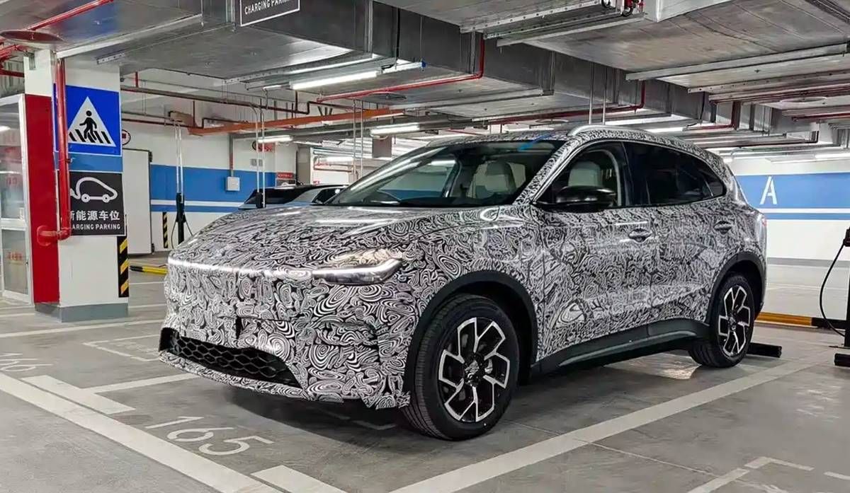MG prepara el SUV eléctrico hermano del MG4: primeras fotos espía del nuevo modelo