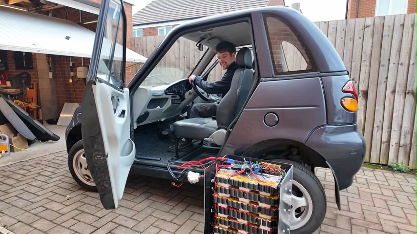 Construye un coche eléctrico con 500 baterías de vapeadores usados