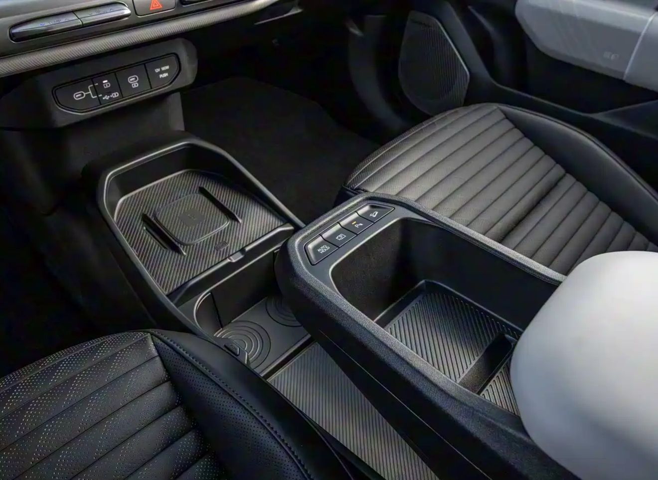 Si estabas pensando en comprarte el KIA EV4, espera a ver las fotos del interior