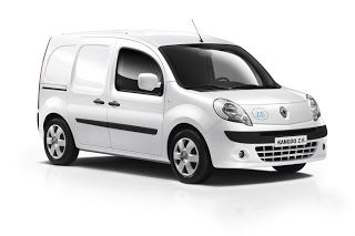 Renault festeja la salida de la Kangoo eléctrica número cien de la cadena de producción de su planta situada en Maubeuge (Francia).